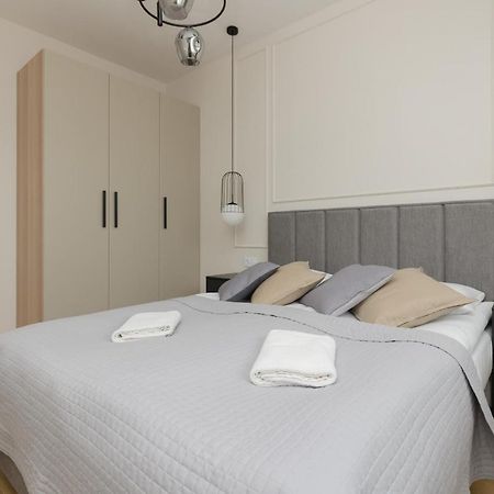 Wola Spacious Flat With Air Conditioning & Balcony By Noclegi Renters Warszawa Zewnętrze zdjęcie