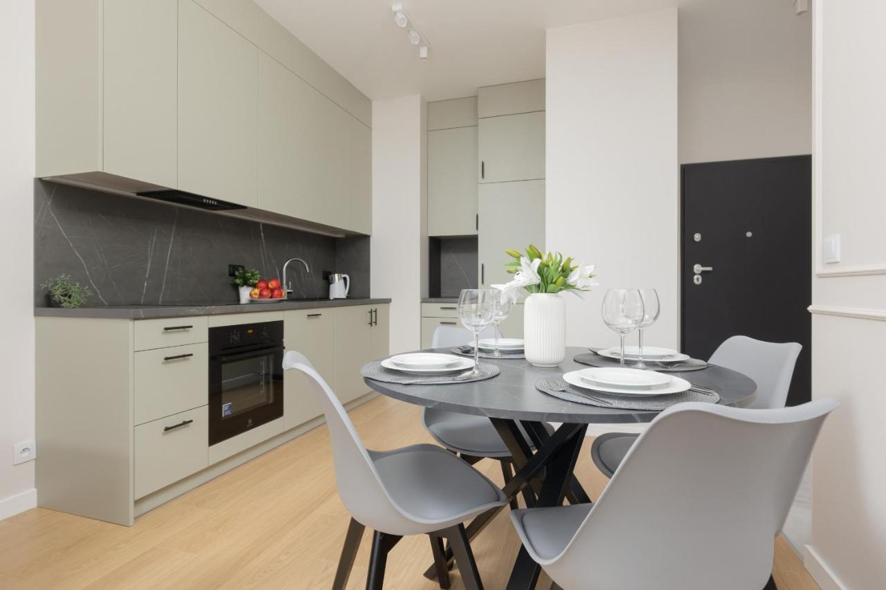 Wola Spacious Flat With Air Conditioning & Balcony By Noclegi Renters Warszawa Zewnętrze zdjęcie